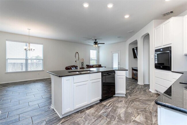 Building Photo - 201 Tordesillas Dr