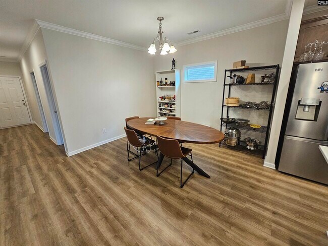 Building Photo - 735 Bustling Br Ln