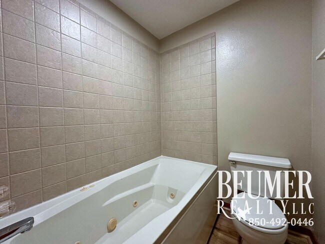 Building Photo - Lakefront Living Minutes to NAS & Perdido Beaches