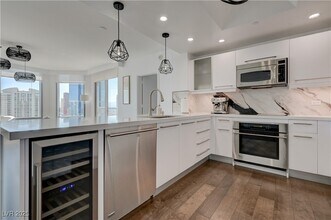 Building Photo - 222 Karen Ave