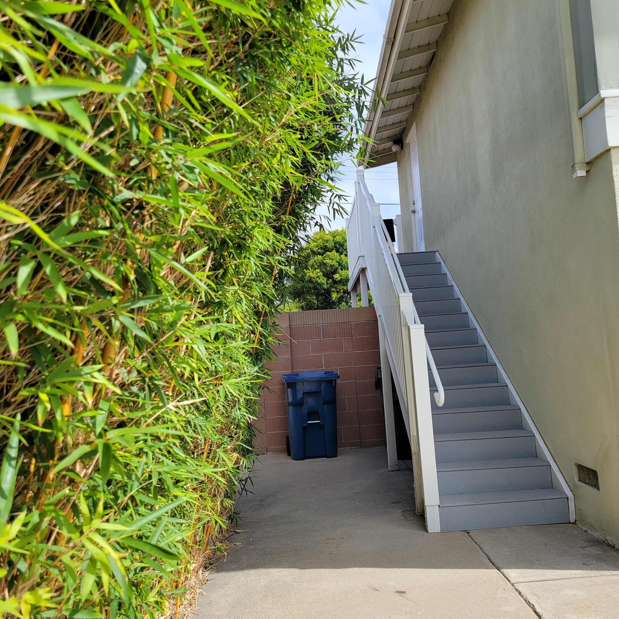 Building Photo - 8921 La Paloma Ave