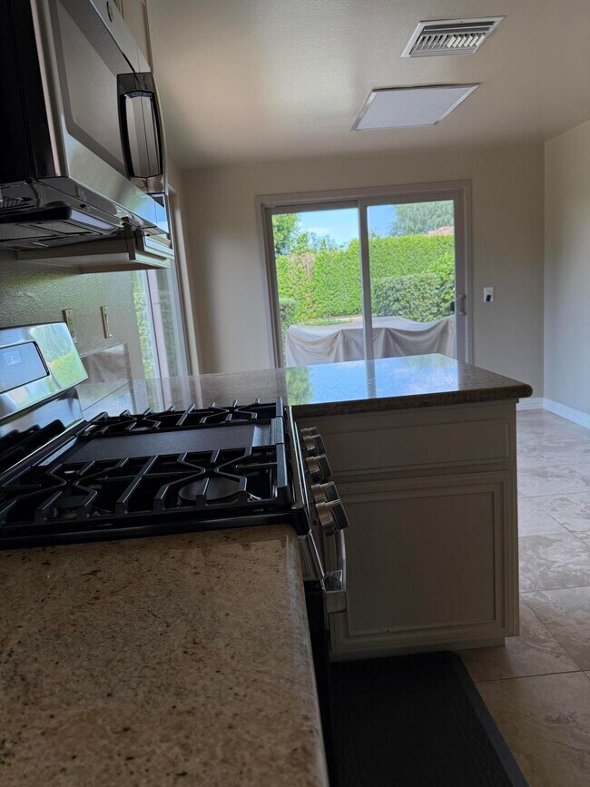 Building Photo - 44299 Capri Ct