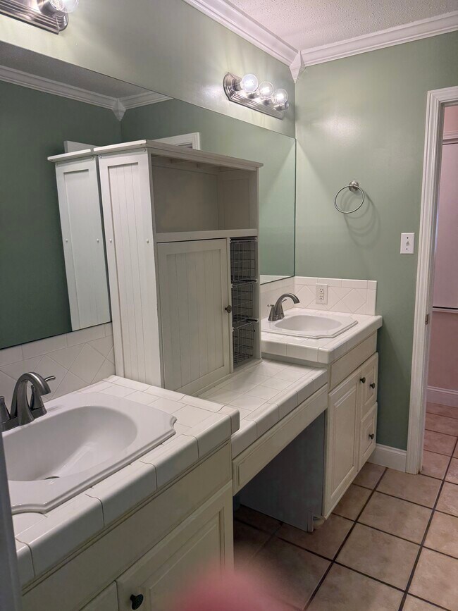 Building Photo - 1115 Salem Rd