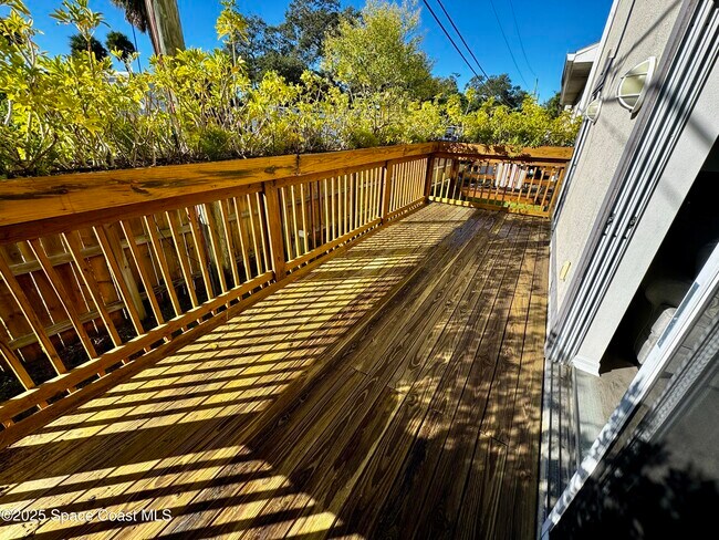 Building Photo - 121 Majestic Bay Ave