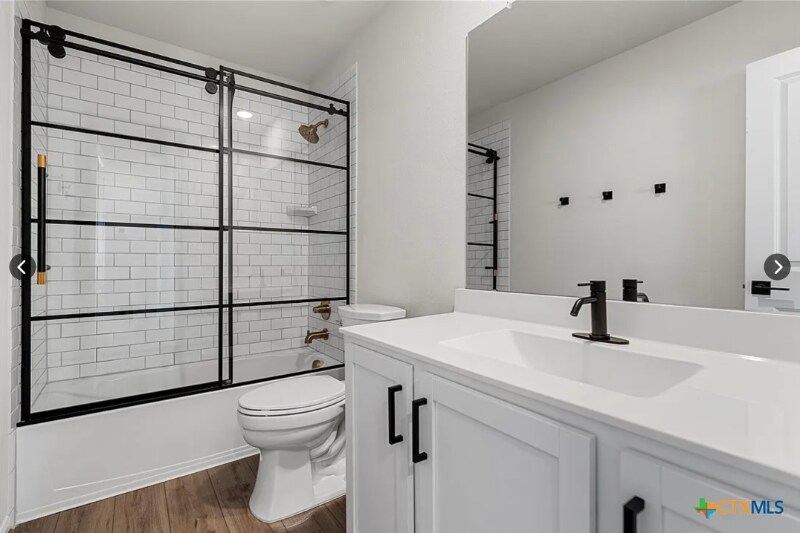 Building Photo - 209 Villars Dr