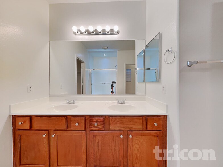 Building Photo - 17731 W Banff Ln