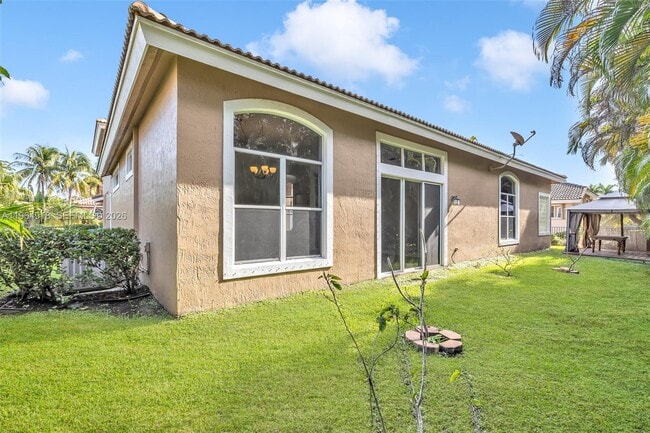 Building Photo - 558 NW 118th Ave