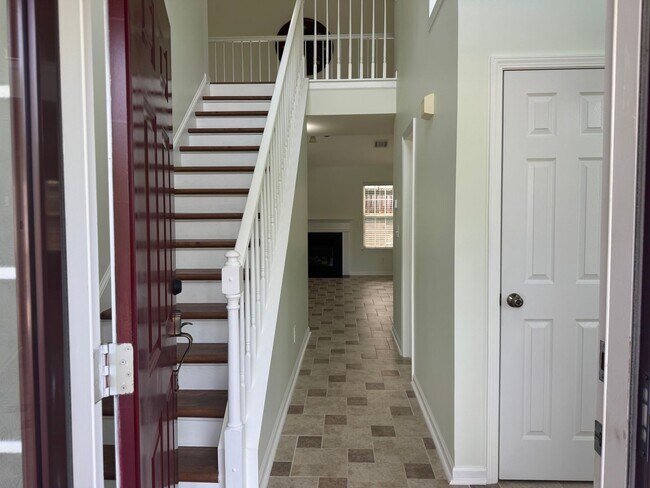 Building Photo - Four Bedroom Home in Curtis Pond