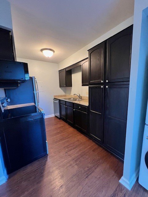 Building Photo - 503 E 6th St