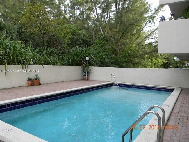 Building Photo - 16508 NE 26th Ave