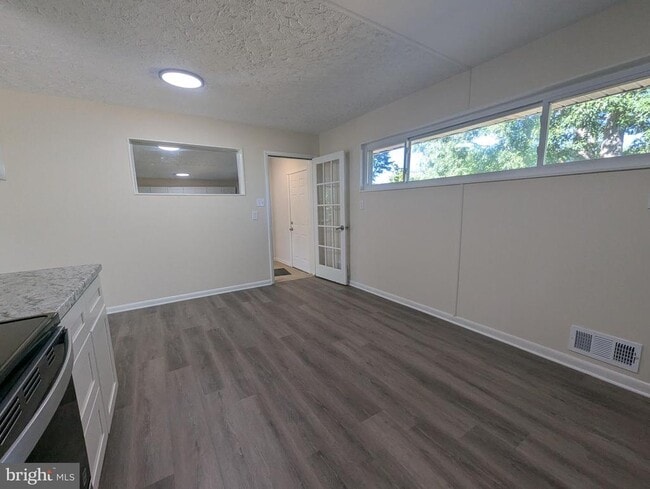 Building Photo - 6327 Willowood Ln