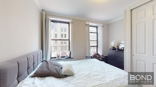 Building Photo - 219 E 23rd St