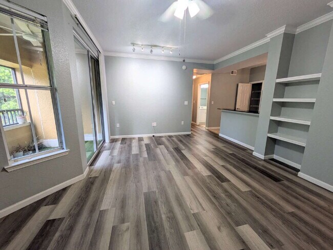 Building Photo - "September Rent Free! - Beautiful 2/2 Southside Condo On Gate Parkway with Lots of Amenities!"
