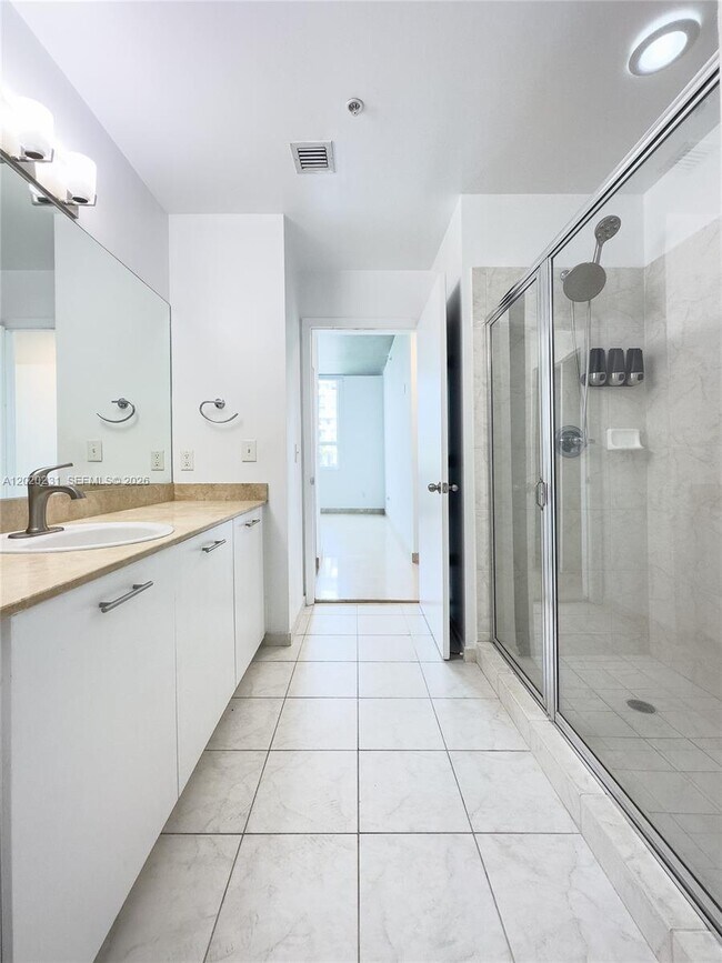 Building Photo - 2275 Biscayne Blvd