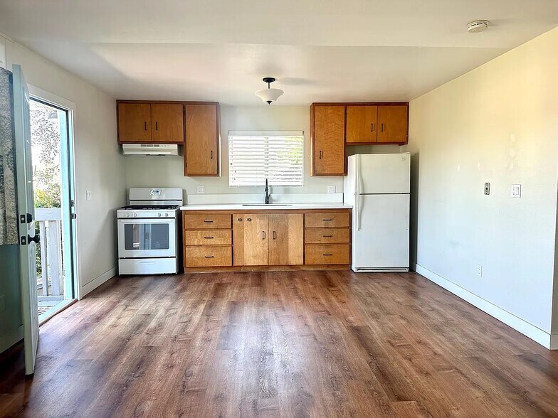 Building Photo - 726 Sutter St