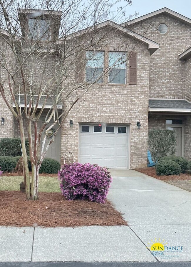 Beautiful 3 Bedroom Townhouse in Navarre 8859 White Ibis Way Navarre
