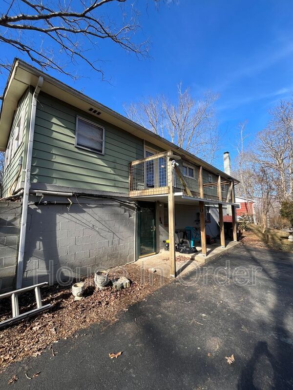 Building Photo - 436 Rowland Rd.