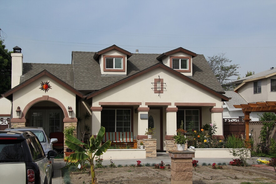 Primary Photo - 3135 Fashion Ave