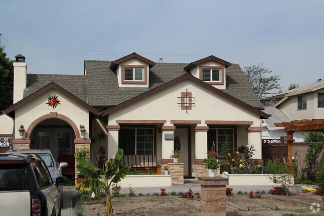 Building Photo - 3135 Fashion Ave
