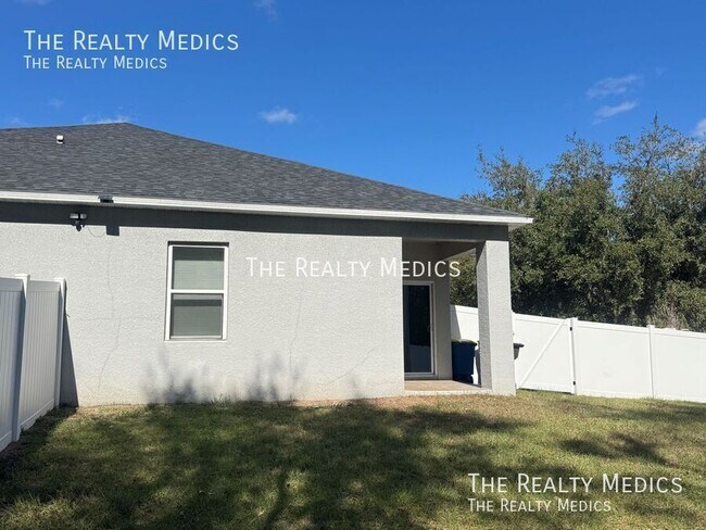 Building Photo - 1999 Marshall St