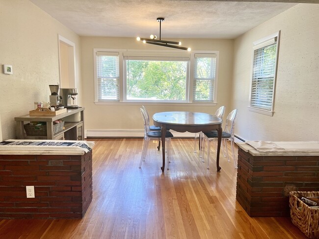 Building Photo - 113 Cambridge St