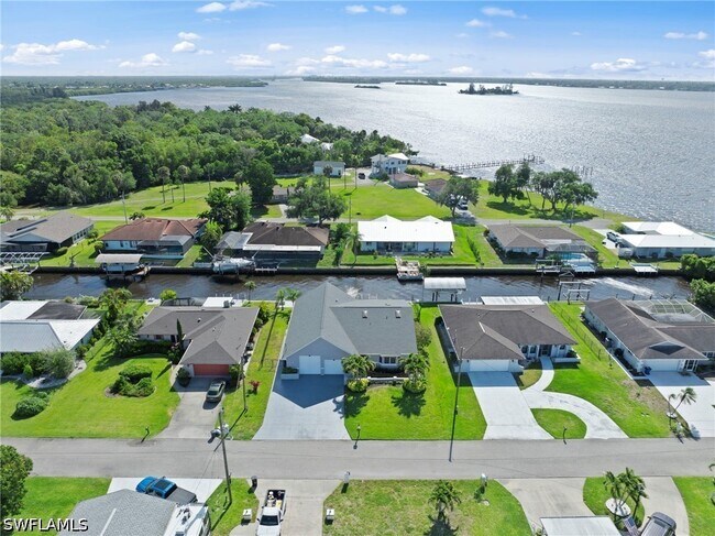 Building Photo - 7195 Reymoor Dr