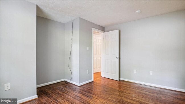 Building Photo - 11573 Hicks Ct