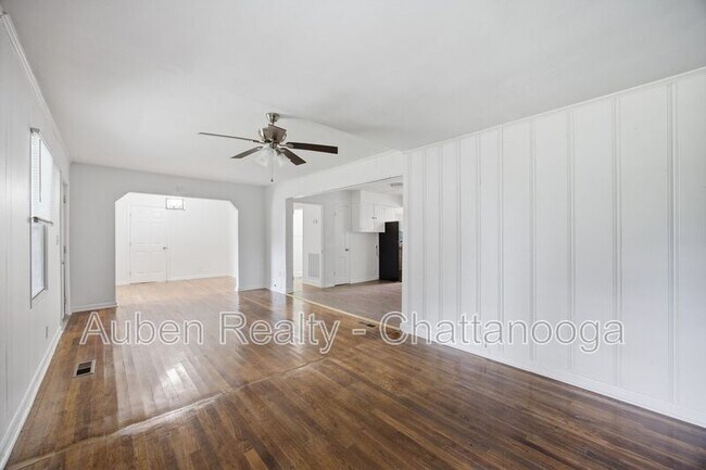Building Photo - 3826 Kingwood Cir