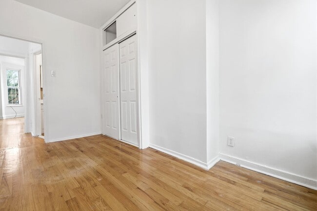 Building Photo - 491 Mercer St