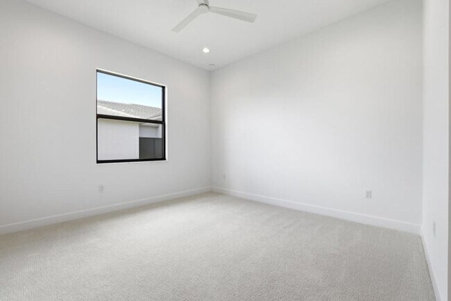 Building Photo - 9008 Corsican Finch Ct