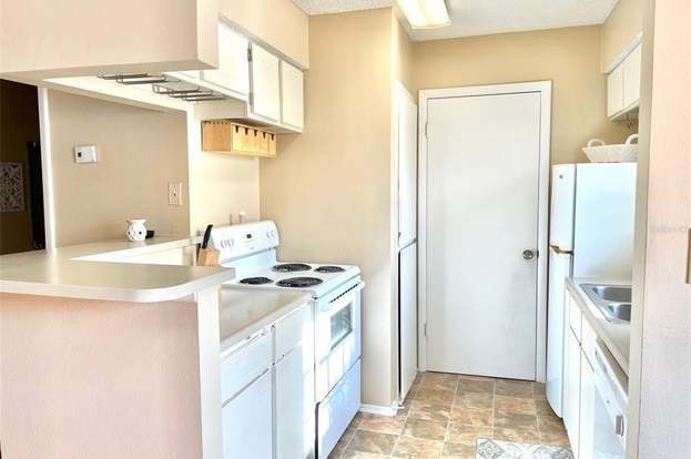 Building Photo - 8756 Mallard Reserve Dr