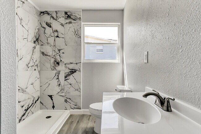 Building Photo - Beautiful Ranch Home in a Quiet Community.