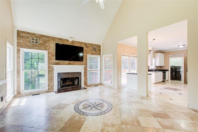 Building Photo - 3040 Stone Rd