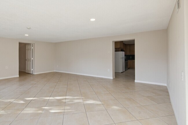 Building Photo - 1861 Dolphin Dr