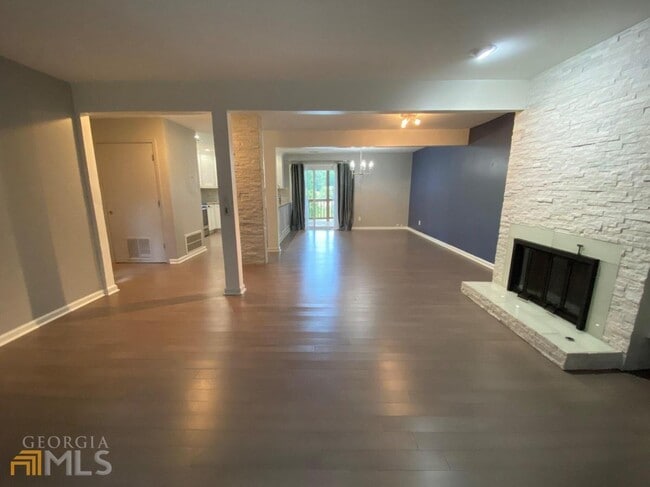 Building Photo - 279 Quail Run