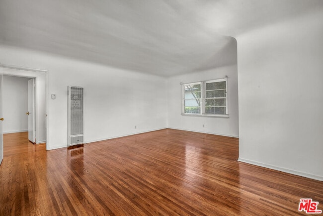 Primary Photo - 4225 Campbell Dr