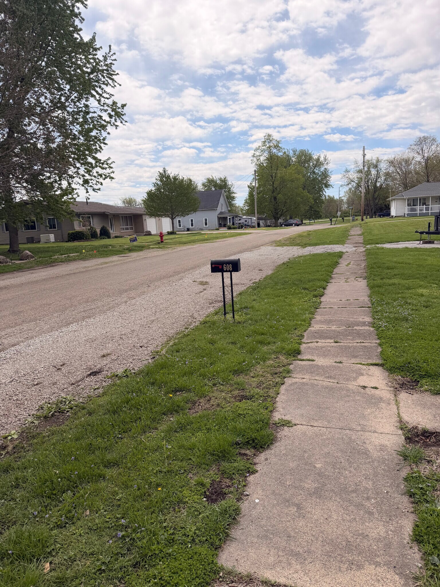 Building Photo - 608 SE Vine St