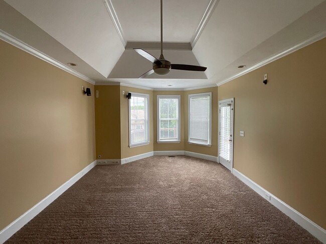 Building Photo - 1319 Hawksmoor Way