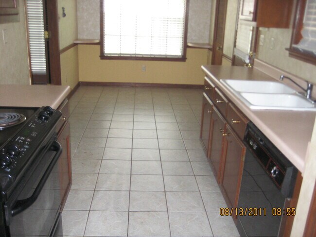 Building Photo - 7498 Wheatfield Dr