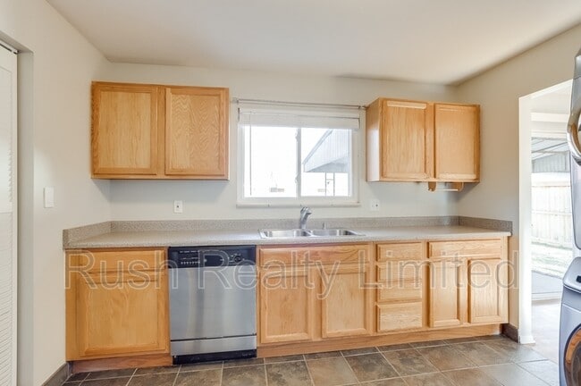 Building Photo - 4326 Raritan St