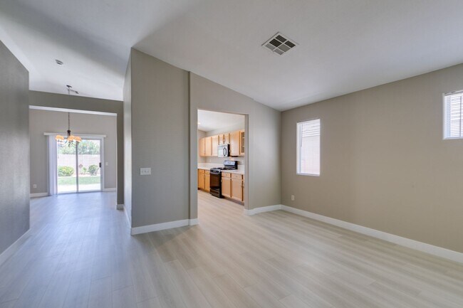 Building Photo - This  one-story home is located in the hea...