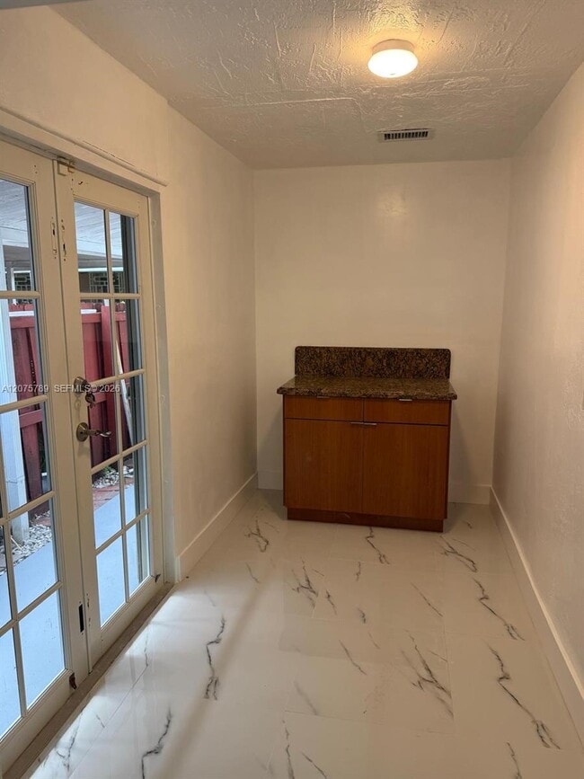 Building Photo - 2775 W 71st Pl