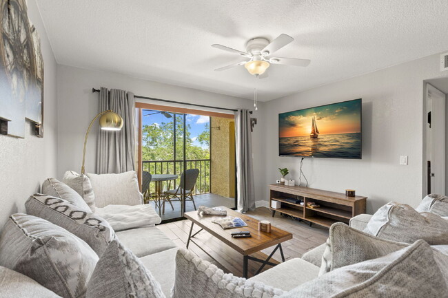 Building Photo - Beautiful Condo For Rent In St Petersburg!