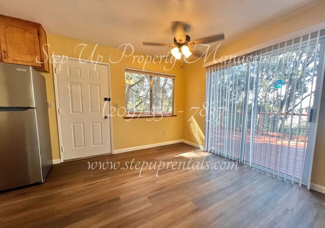 Building Photo - Charming 3-Bedroom Retreat with Modern Upd...