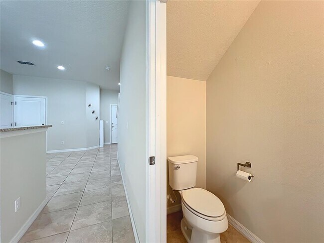 Building Photo - 3004 Alessa Loop