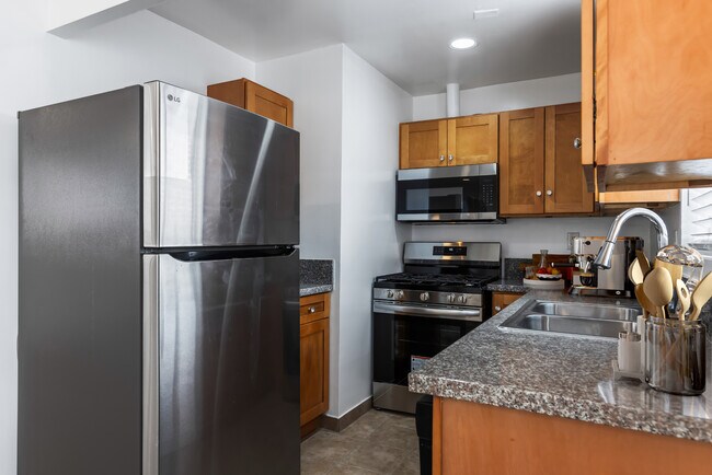 Building Photo - 11481 Cumpston St