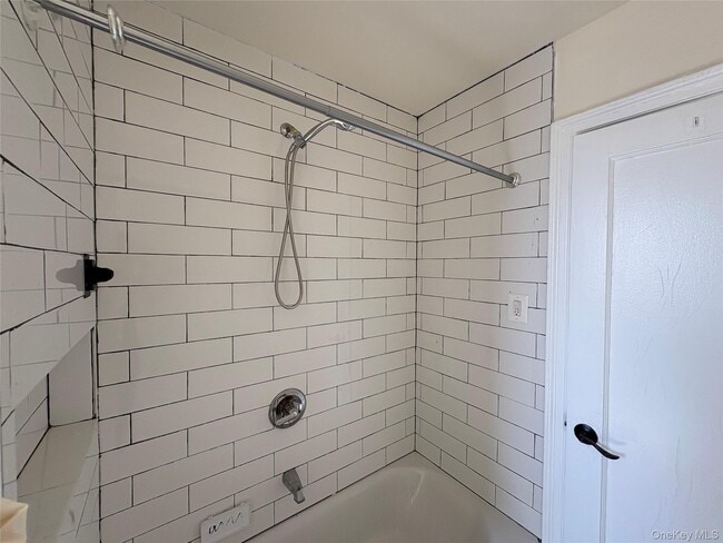 Building Photo - 30 Locust Hill Ave