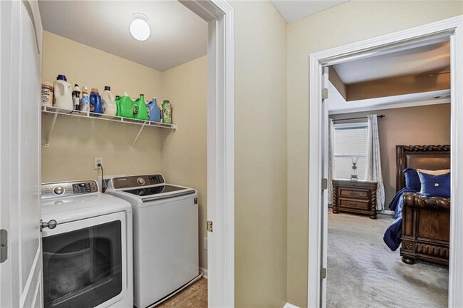 Building Photo - Beautiful 5-Bed, 3-Bath Craftsman Home Near Kennesaw Mountain