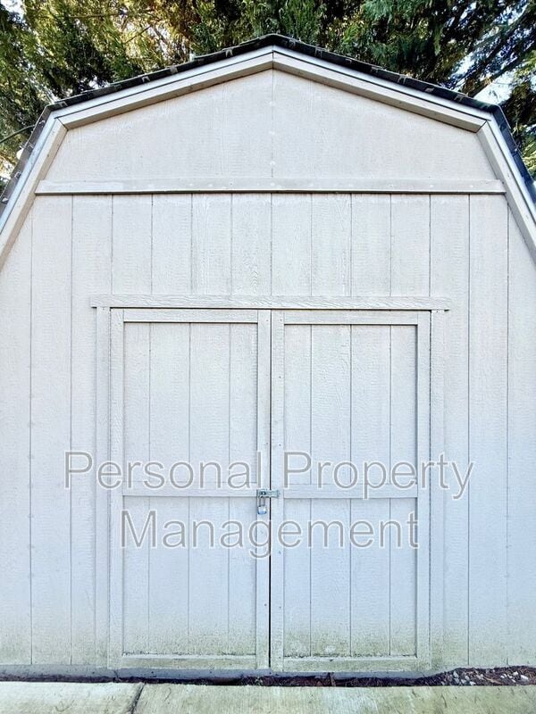 Building Photo - 13001 NE 89th St