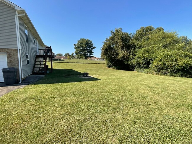 Building Photo - Furnished Home - White Pine, Tennessee